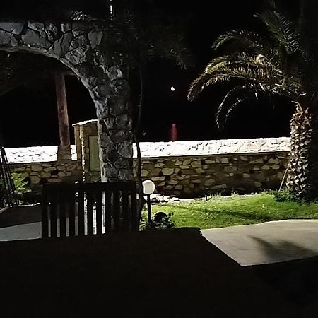 Το Πετρινο Villa Agia Marina Mikrolimanou Luaran gambar